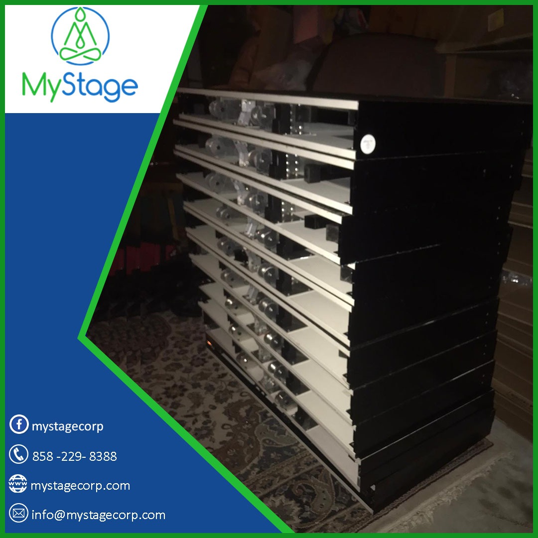 Social Media Polycarbonate Design